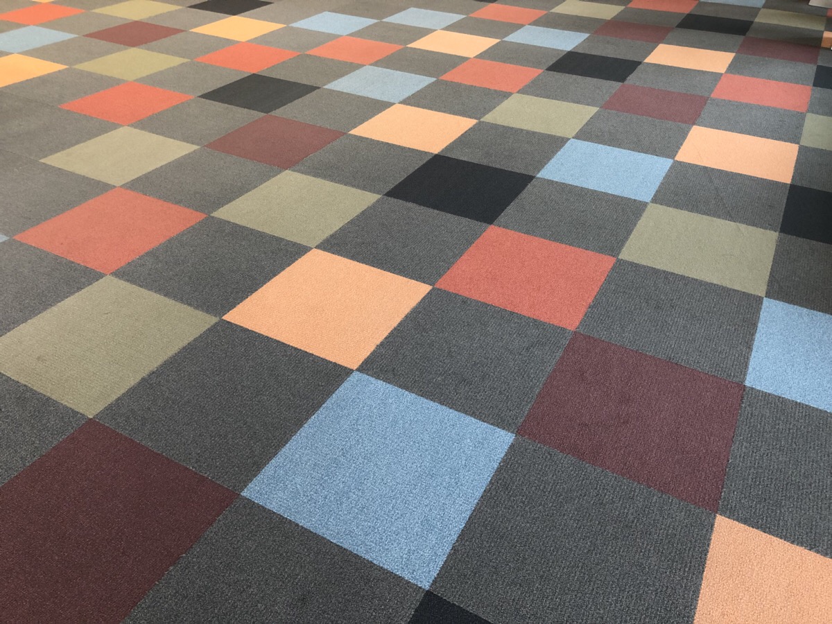 オフィスの床の色が与える効果 最適なカーペットの選び方 株式会社成江堂オフィスワークス